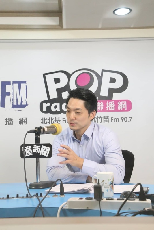 台北市長蔣萬安今（6）日接受媒體人黃暐瀚廣播專訪。 翻攝自《POP撞新聞》