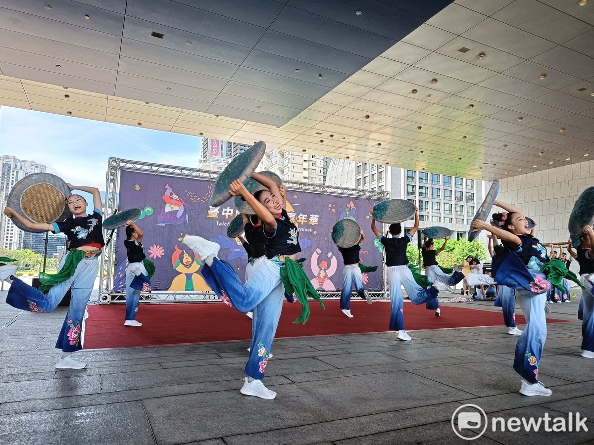 開幕記者會由8月底曾代表台灣赴日本名古屋真中祭演出之隊伍台中市新民高中重現表演。 唐復年/攝