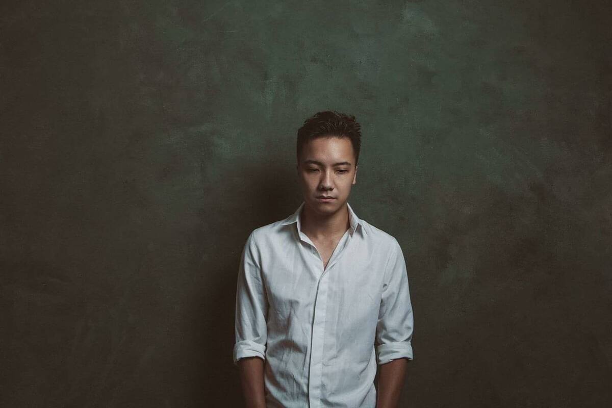 前AV導演「圤智雨」經常在社群平台分享網紅、小模圈的黑幕。 圖：翻攝自FB／圤智雨 雨的十二時辰