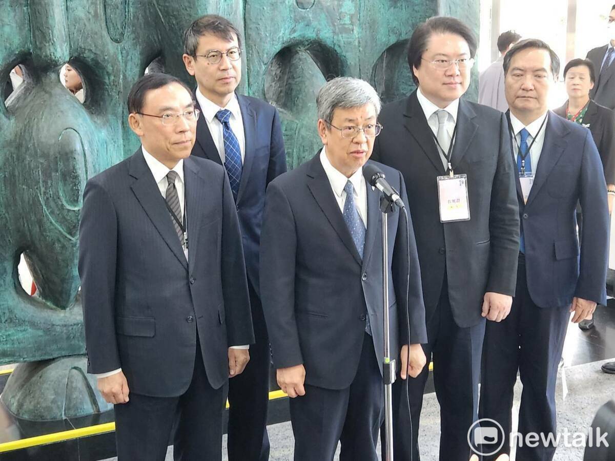 行政院長陳建仁、內政部長林右昌（右二）等人出席「致未來─平復國家不法暨頒發名譽回復證書聯合典禮」。 圖：黃建豪/攝