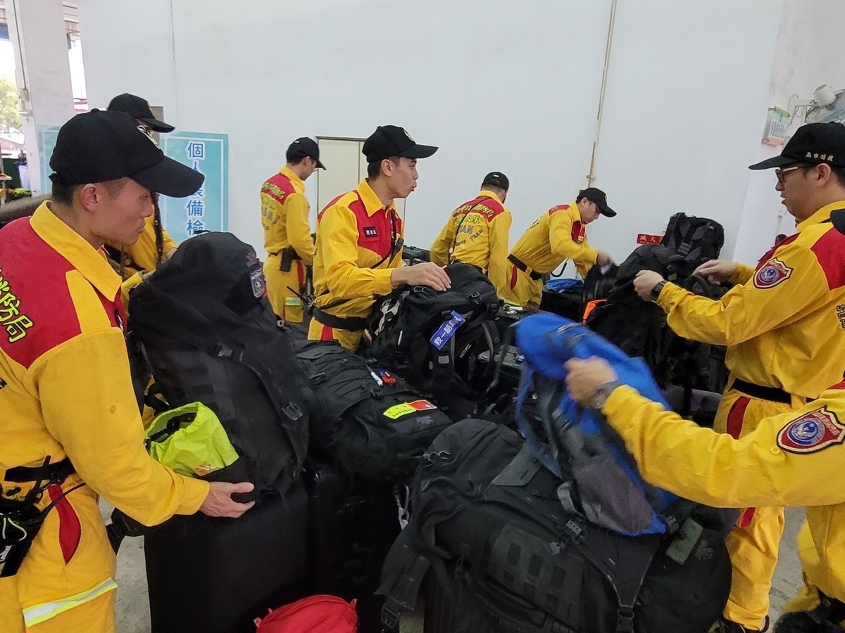 高市特種搜救隊整備集結完畢。 圖：高雄市消防局提供