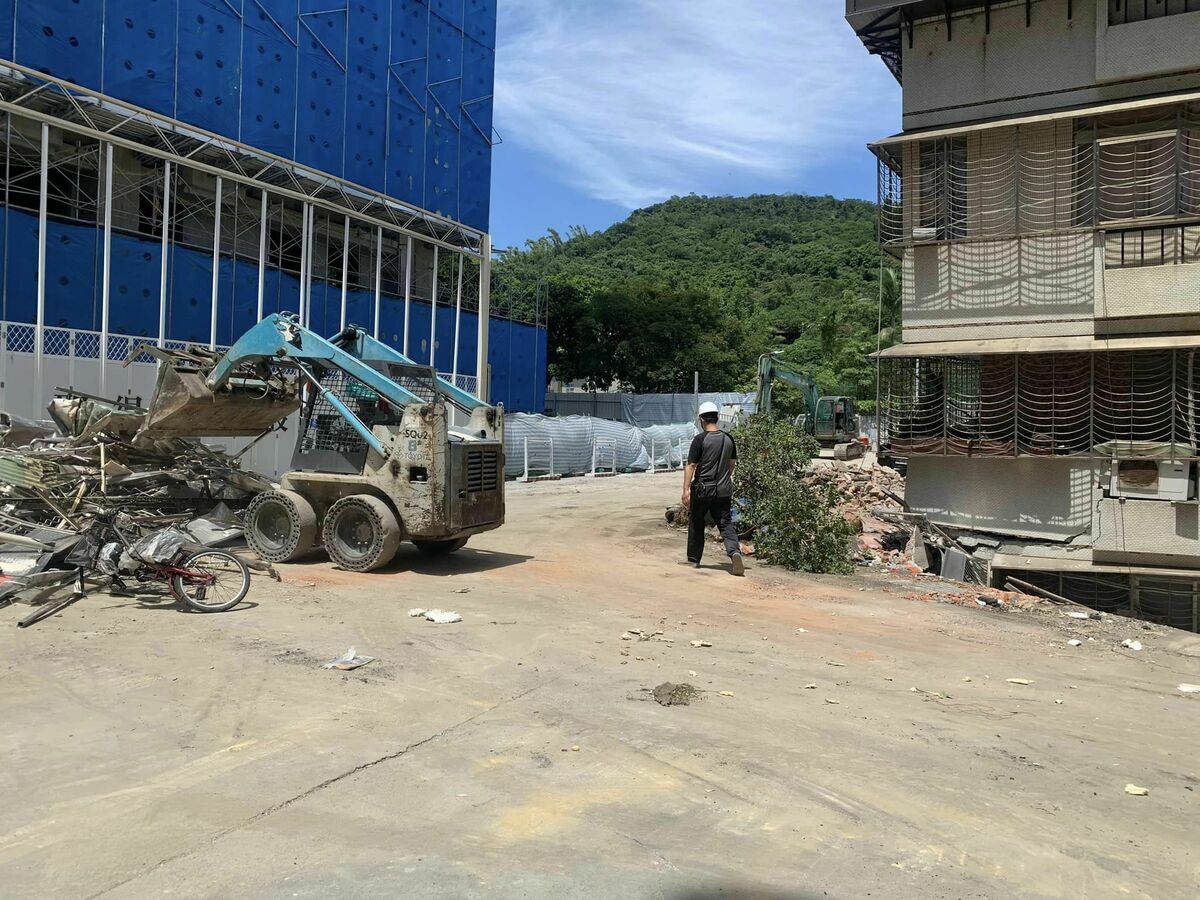 針對讓受災戶在確認現場安全後回原址取物，陳怡君質疑，民眾進屋取物首要就必須面對走入房屋傾斜的不適，如何協助受災戶進屋取物，協助排除屋內障礙？ 圖：擷取自陳怡君臉書