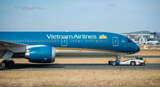 越南國有航空公司的一架波音787飛機在跑道上。 圖 : 翻攝自東城記