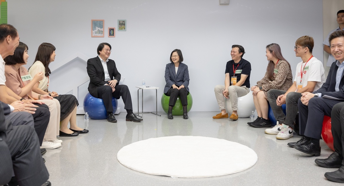 總統蔡英文巡視住都中心 圖：總統府/提供