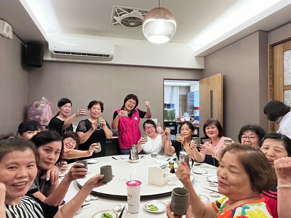 姚正玉參選後勤跑基層，參選理念獲得熱烈迴響，已有不少團體表態支持。 圖：黃博郎／攝