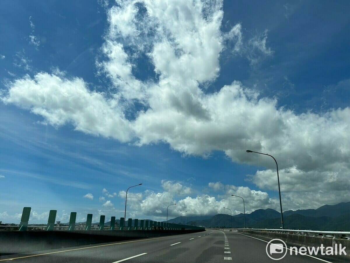 高速公路局研判中秋節及國慶日連假期間，往東部地區旅遊車潮將於國5湧現，造成尖峰時段壅塞回堵。（圖為國5） 圖：林岑韋／攝（資料照）