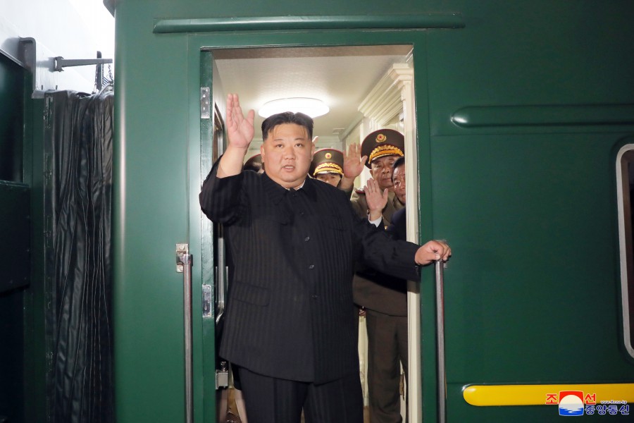 北韓官媒《朝中社》證實領導人金正恩確實搭乘「專列」前往海參崴出席第8屆東方經濟論壇(EEF)。 圖：翻攝自朝中社