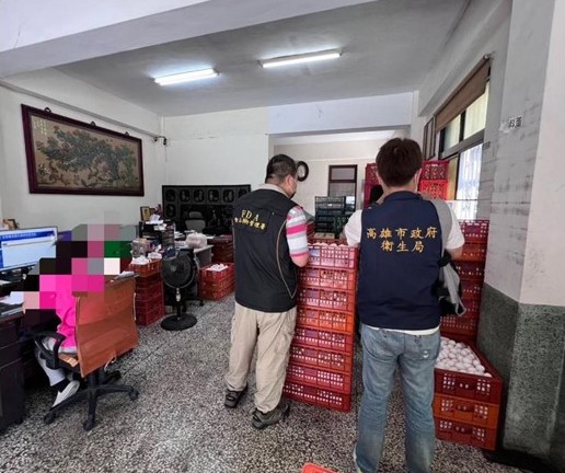 食藥署會同高雄市政府衛生局及屏東縣政府衛生局，於9月11日派員至台農蛋品有限公司稽查。 圖：食藥署/提供
