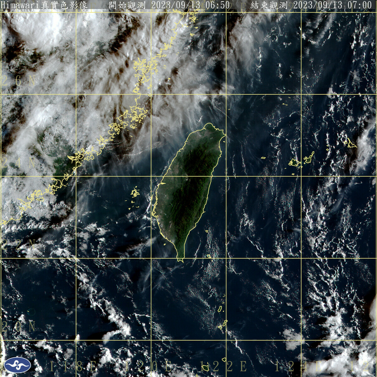 東海南部海面的高氣壓中心近似滯留，全台天氣晴朗，早晚氣溫偏涼，但白天仍高溫悶熱。 圖：中央氣象局／提供