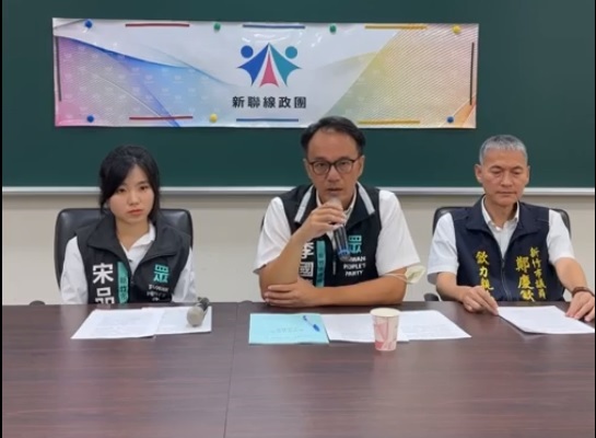 民眾黨竹市議員李國璋自認為，李忠庭是「被動善意」的向錢康明提供意見 圖:李國璋臉書