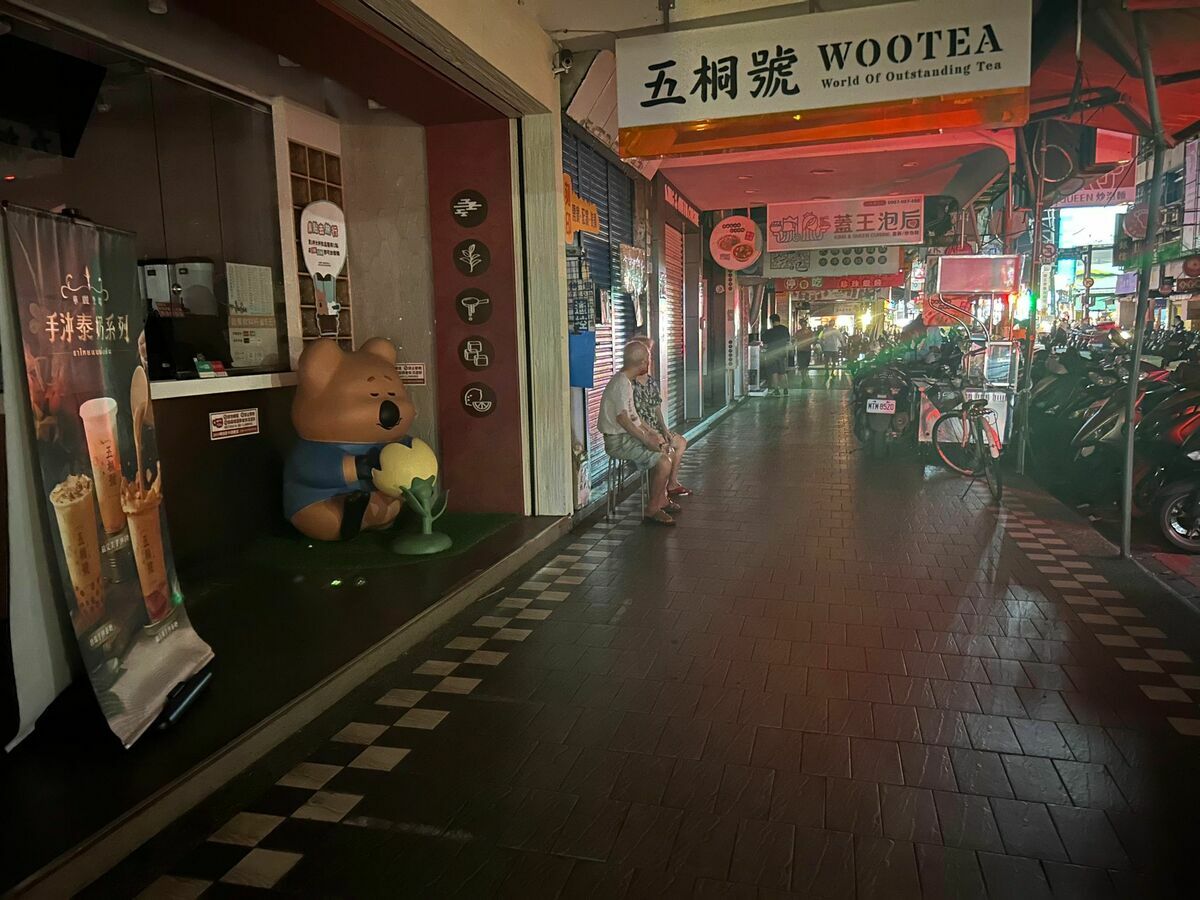 北市通化夜市晚間突大停電，原因待台電釐清。 圖:民眾提供