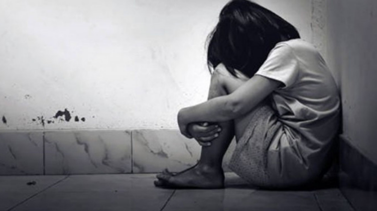 41歲張姓女子頭部被塑膠袋包裹，上半身包覆棉被，死於3樓住家臥室內。(示意圖) 圖: 翻攝自星島網