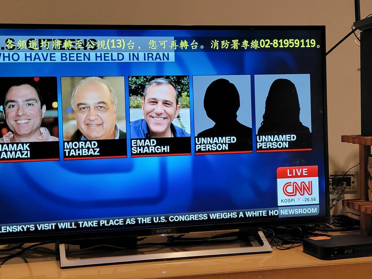 《美國有線電視新聞網》(CNN)報導，在確認美國政府解除伊朗被制裁凍結的60億美元(約新台幣1917.2億元)資金後，伊朗政府根據協議釋放5名美國公民。 圖：翻攝CNN
