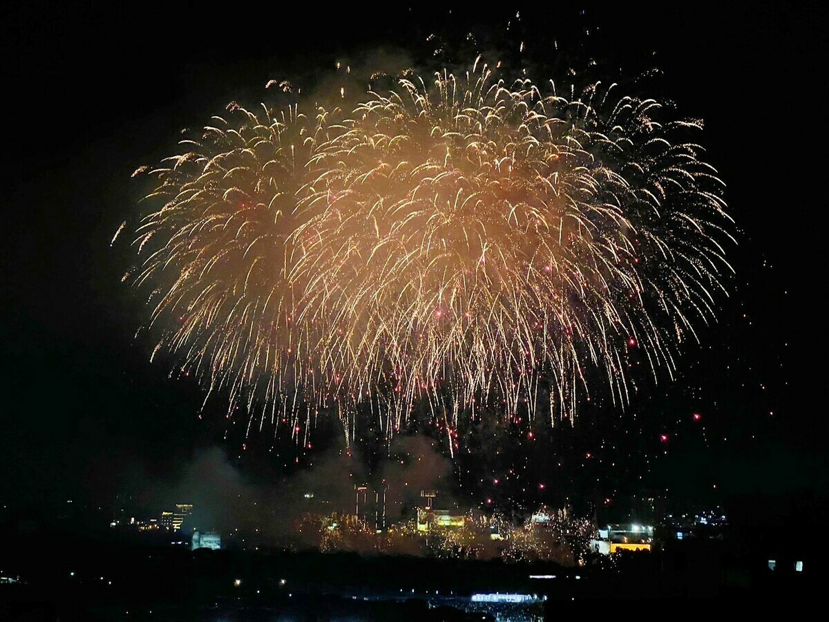 國慶焰火活動將吸引大批遊客至台中遊玩，相當適合安排白天玩樂園、晚上賞焰火的行程。 麗寶樂園/提供