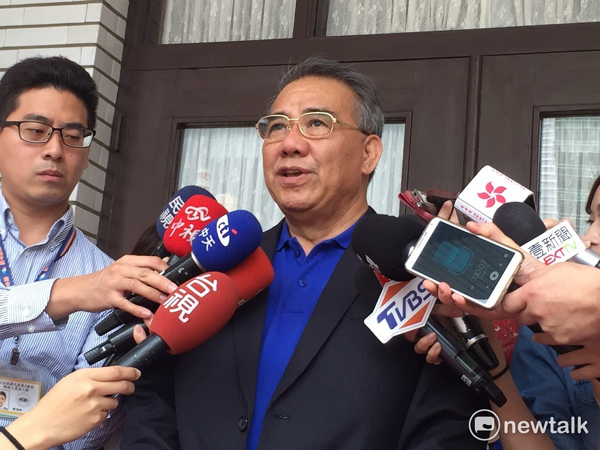 針對國民黨主席可能提前交接，立法院國民黨團總召廖國棟1日表示，如果洪秀柱願意提前交棒，對國民黨而言是好事，也是好消息。 圖：林人芳／攝