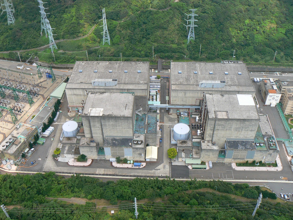 台電表示，今(2)日10點13分時，由於核一廠區超大豪雨目前已超過500公釐雨量，導致核一廠2號機的電力送不出去而「電路不通」。 圖：資料照