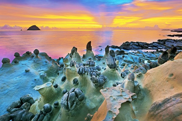 在晨曦下的和平島 圖：交通部觀光局北海岸及觀音山國家風景區管理處提供