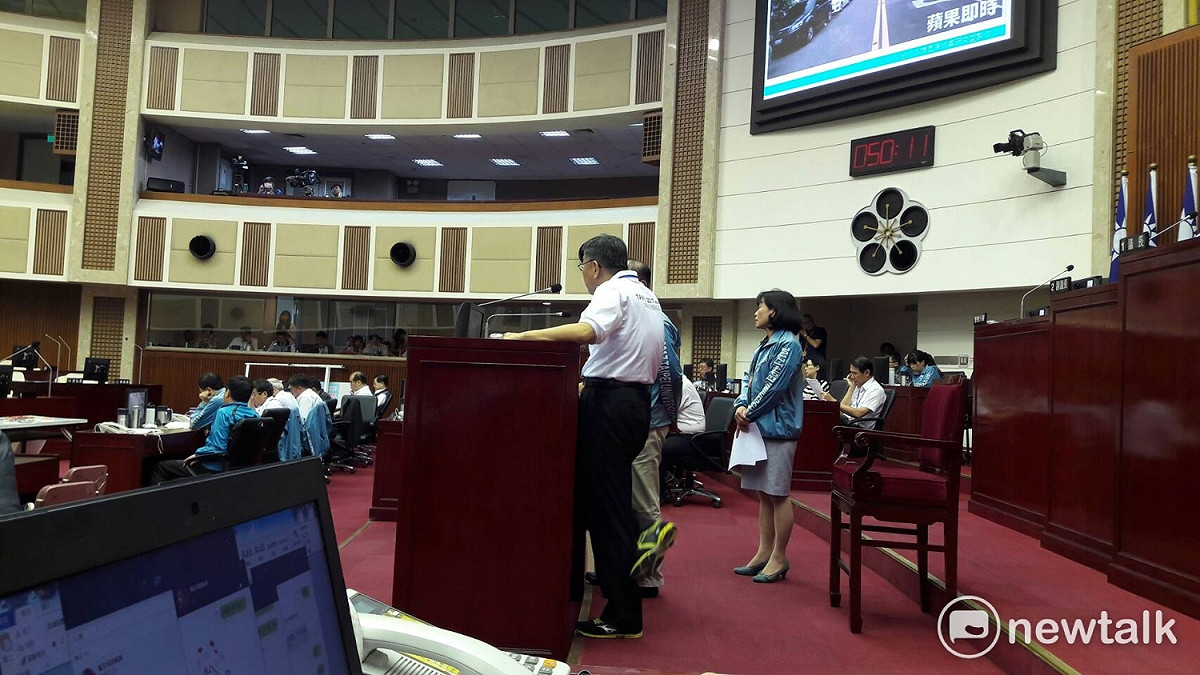 暴雨襲台造成北市災情慘重，台北市長柯文哲3日為市府此次救災打了80分，他表示，表現還不錯。 圖：林人芳／攝