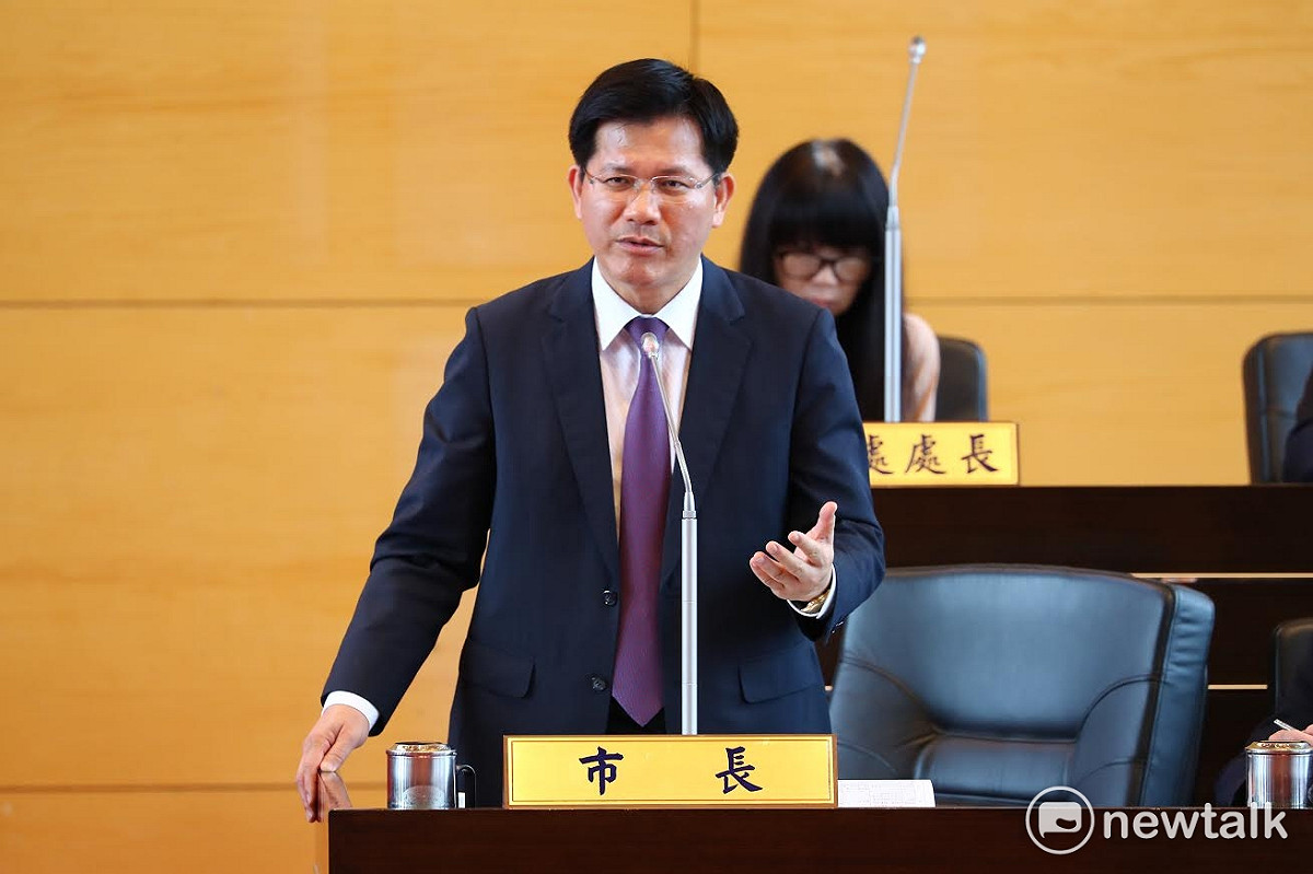 針對台中市政府官員涉貪違法一事，台中市長林佳龍在市議會接受總質詢時表示，如有發現任何嫌疑，就要主動送政風調查，有問題就查辦，沒問題就還他清白。 圖：台中市政府/提供