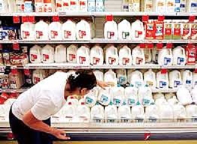 五月分消費者物價指數(Consumer Price Index, CPI )，年增率0.59%，17項民生物資漲幅達2.08%，創27個月新高；其中鮮奶漲幅更高達9.15%。 圖 : 翻攝自網路