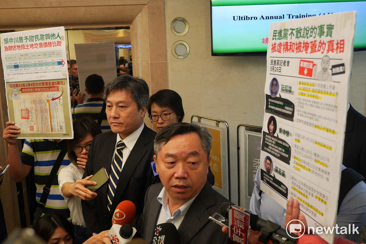 國民黨行管會副主席李福軒6日批評聽證會是羅織罪名、抹黑汙衊，並與行管會主委邱大展等人離席抗議，同時也將告民進黨誹謗。 圖：趙婉淳/攝