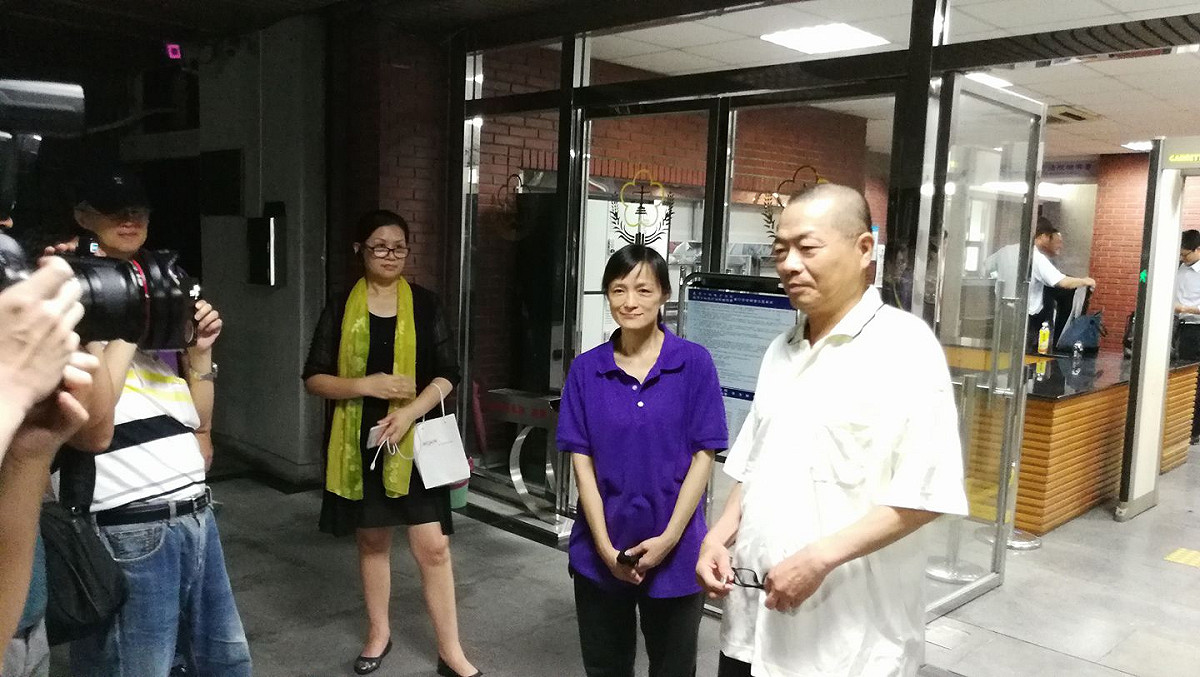 士林地檢署依毀損罪起訴包含李承龍、邱晉芛、王啟鑌、呂承遠4人。 圖: 翻拍自李承龍臉書