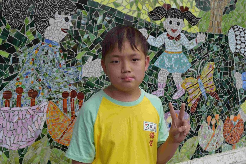 涂冠宇罹患神經母細胞瘤，出生至今已歷經10次化療及幹細胞移植，但他仍然勇敢面對疾病，積極向學。 圖:教育部提供