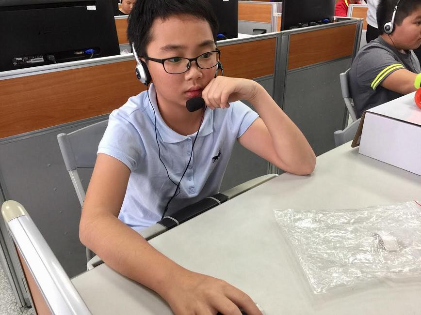謝易泰是新住民子女，在高齡祖父母關懷下，展現超越學習障礙的意志力。 圖:教育部提供