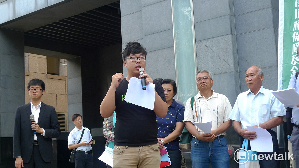 地球公民基金會吳其融專員8日表示，台中每日用水缺額接近9萬噸，但如果提升回收率，將可達到每日16萬噸的「再生水」供應量。 圖：汪少凡/攝