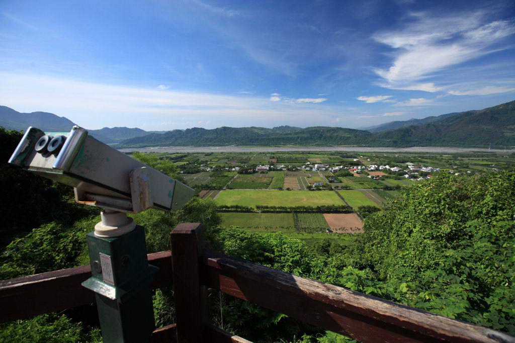 鹿野高台地處高處，適合遠眺，將花東縱谷的美景盡收眼底 圖：台東縣觀光旅遊網提供
