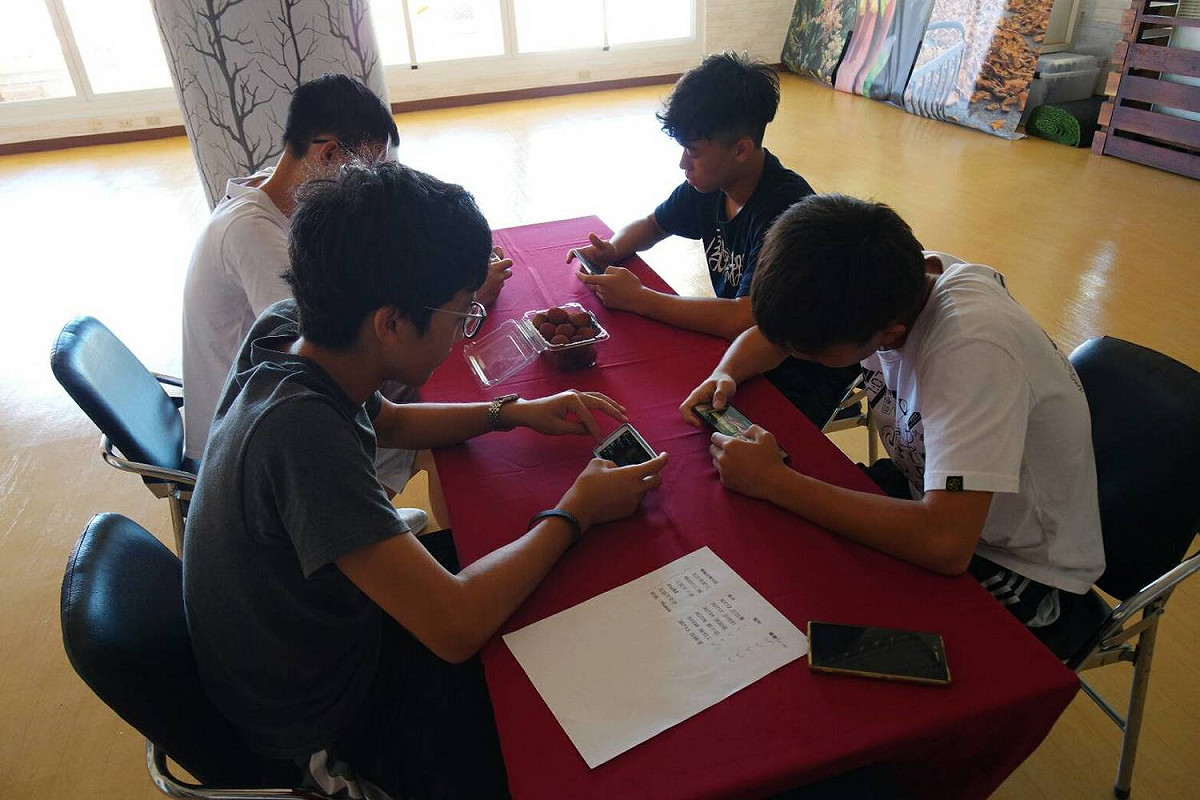 當天除了農產活動，這群小選手也必須參加當地的電競比賽。 圖：農業局／提供