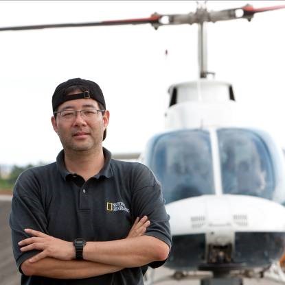 高空攝影家齊柏林導演於花蓮縣10日中午驚傳直昇機墜機，三名機組員當場不幸身亡，新北市長朱立倫表示，希望齊柏林團隊繼續完成，新北市海上表垃圾清理的藍海艦隊空拍計畫。圖為資料照片。 圖：翻攝自網路