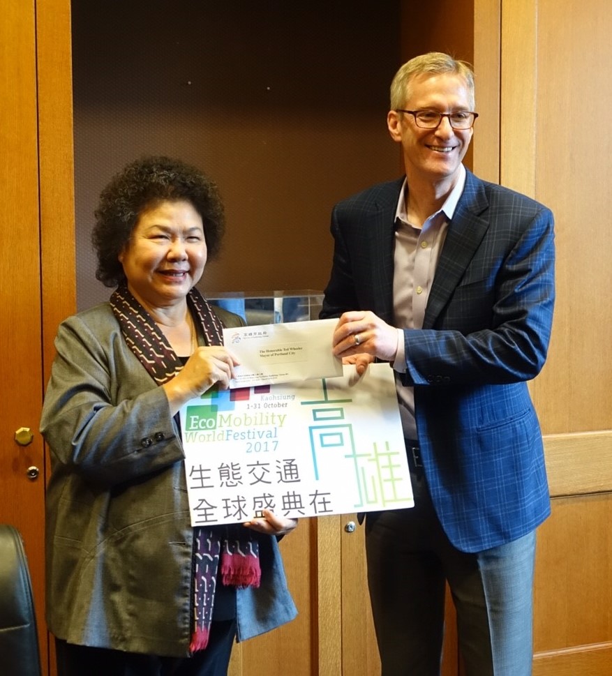 高雄市長陳菊拜會美國波特蘭市長泰德.惠勒。 圖 : 高雄市政府/提供