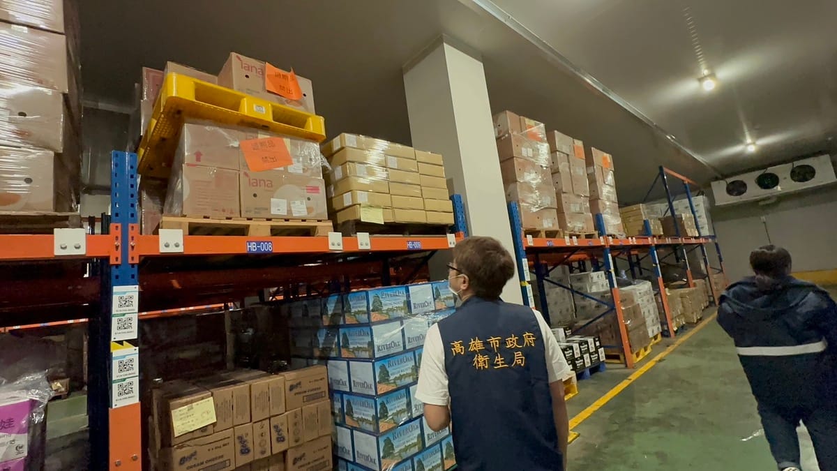 稽查畜產會冷鏈倉儲仁武物流廠。 圖：高雄市衛生局提供