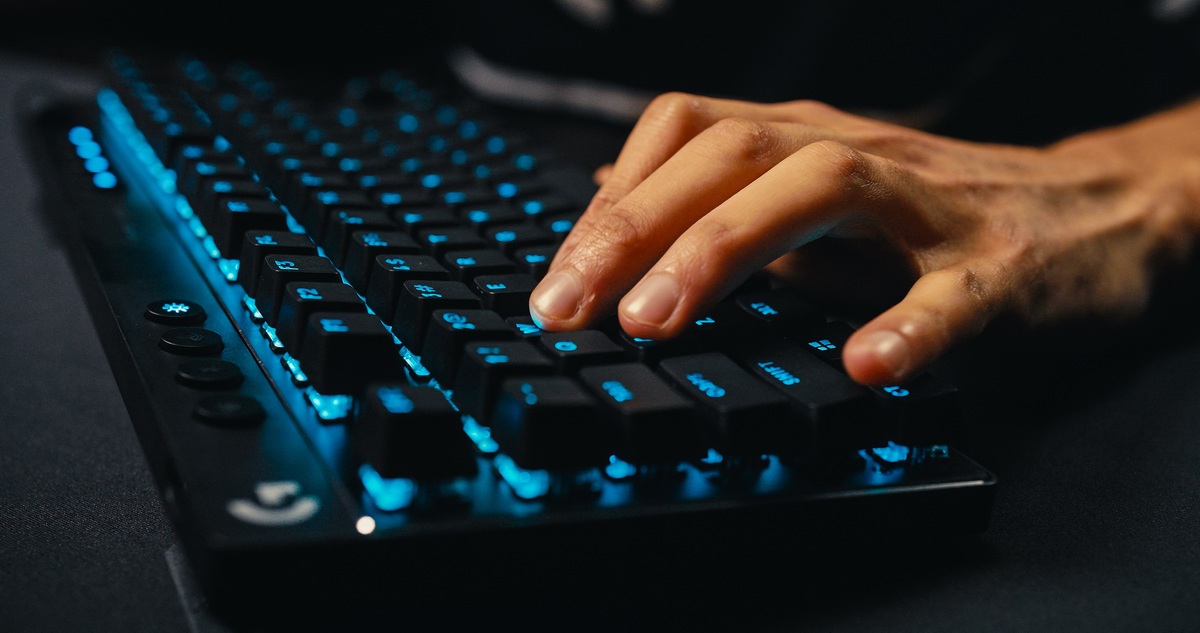 PRO X TKL LIGHTSPEED 無線機械式TKL遊戲鍵盤改用PBT鍵帽強化耐用度 圖：Logitech G/提供