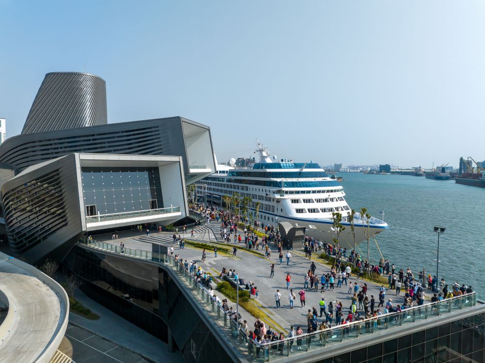 高雄港旅運中心三樓成打卡新熱點。 圖：高雄港務分公司提供