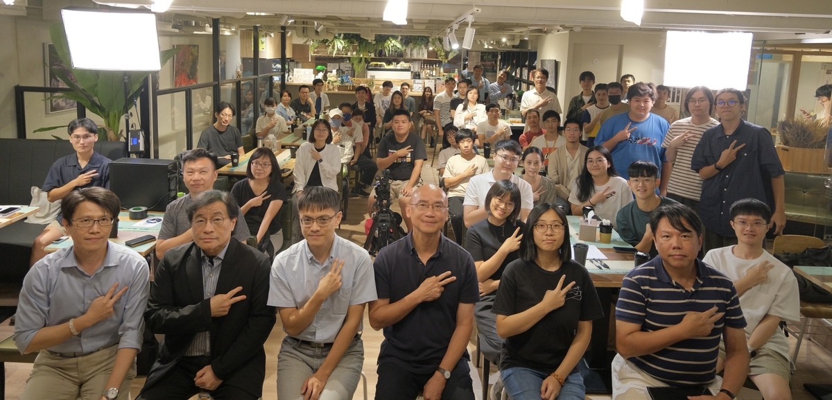 Y’s Day 「週三青年日」，20日晚間針對「鏈結世界」主題進行座談，與現場青年共同探討政治追殺、追求正義，以及轉型正義的跨國視野。 圖：Y’s Day 「週三青年日」提供