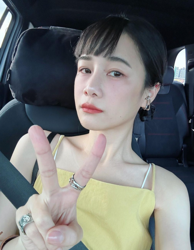 「美食水水」千千美麗的臉蛋加上親切不做作的性格，吸引許多死忠粉絲。 圖：翻攝自IG＠khshu_