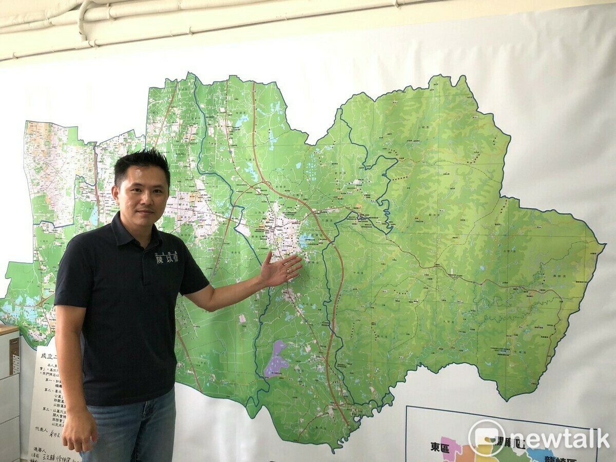 陳以信表示，他身為歸仁子弟，對地方建設發展責無旁貸，將全力推動航特部搬遷，打造南部高科技廊道，帶動新豐區和台南的新榮景。 圖：黃博郎／攝