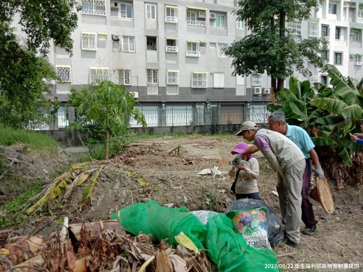 疾管署為協助台南市政府及早控制登革熱疫情，「登革熱前進應變工作隊」成立首週即積極展開各項行動。 圖：疾管署／提供