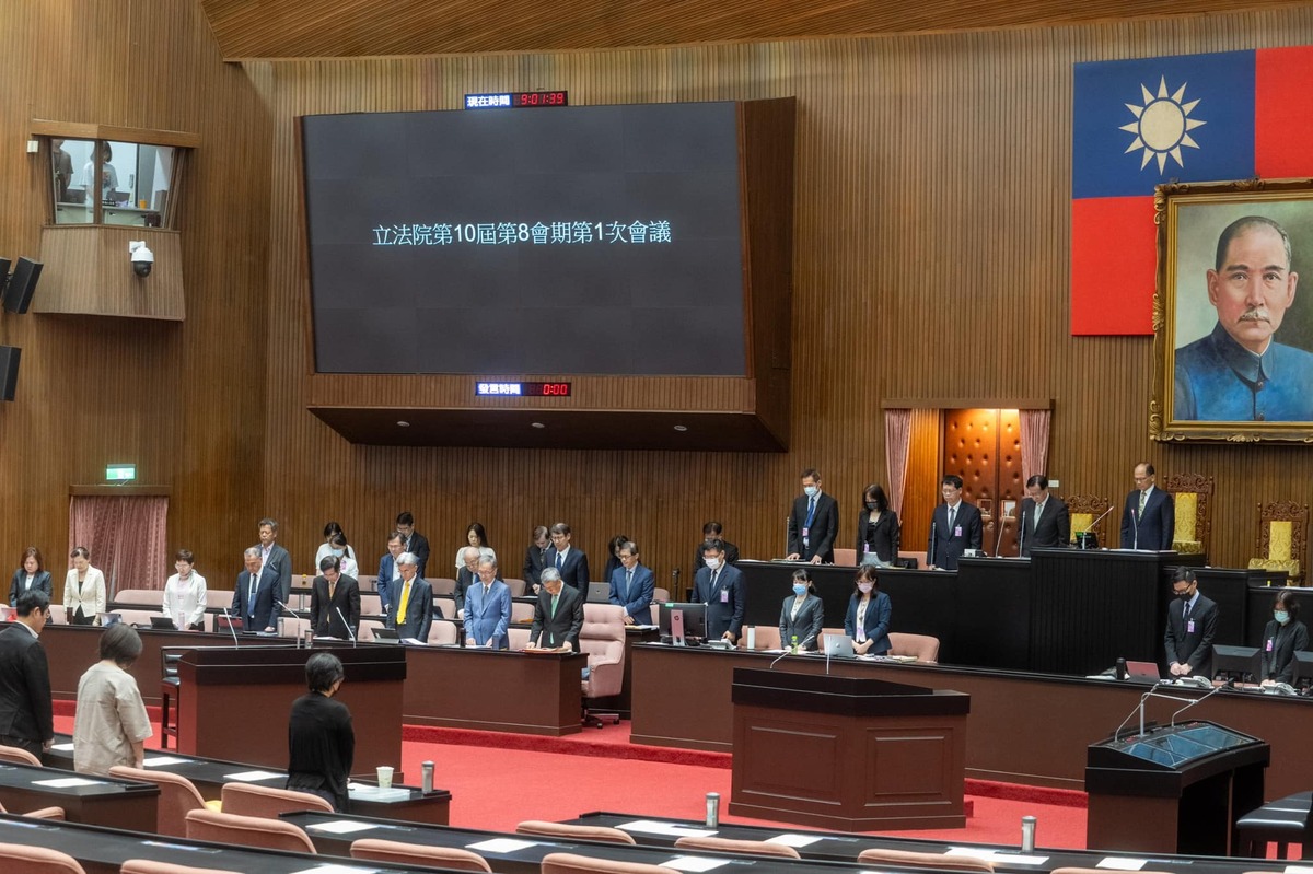 立法院會為屏東大火遇難傷亡的死傷警消、民眾致上哀悼之意。 圖：擷取自游錫堃臉書
