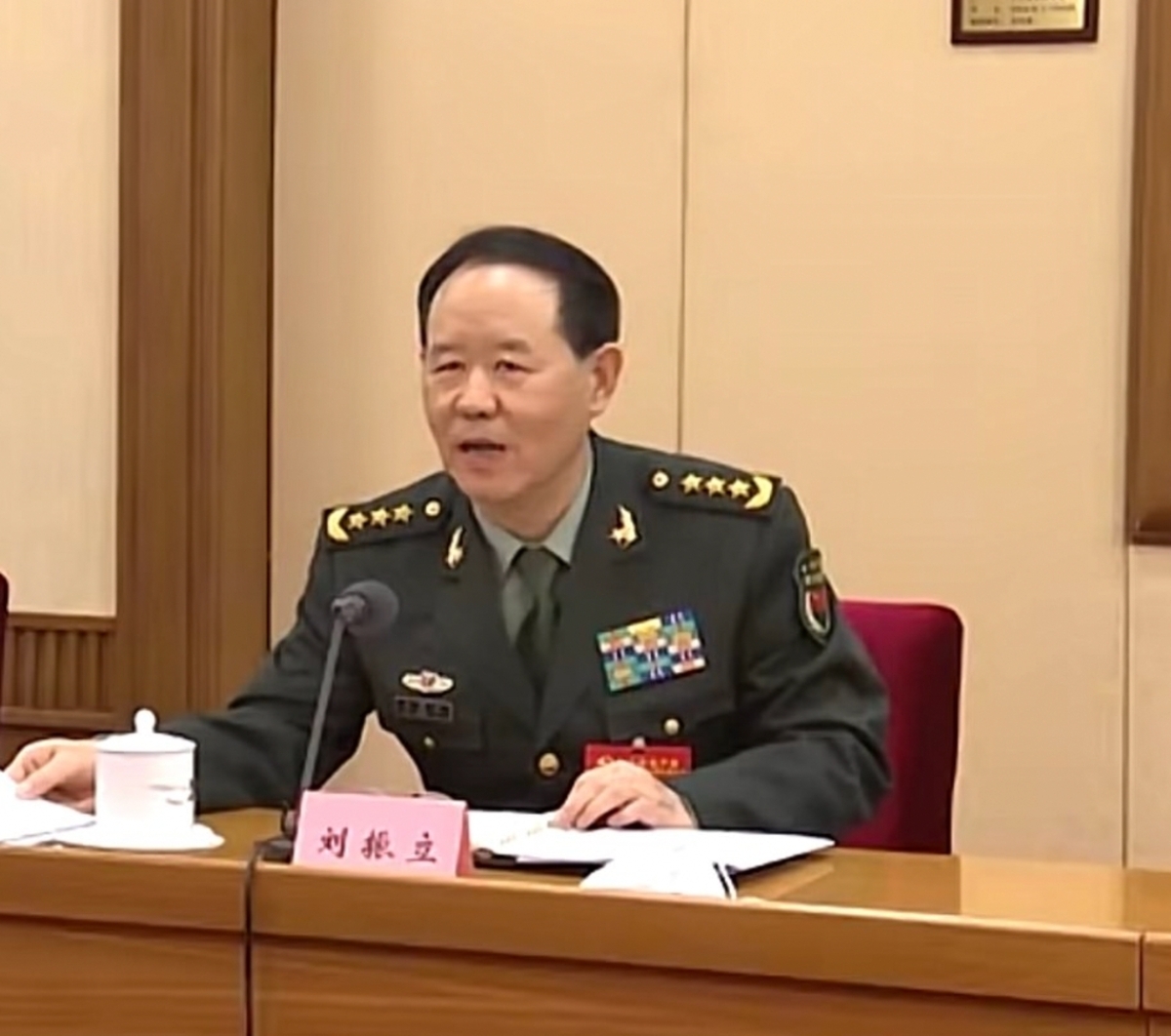 軍委劉振立也被披露缺席日前重要軍事會議。中央軍委 7 位高階將領短時間有4人遭臆測落馬，習近平「清洗」說甚囂塵上。 圖：取自中官媒《央視》