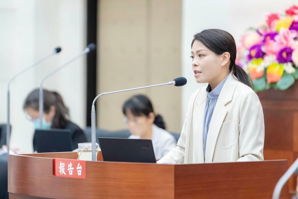沈榮欽今（25）日直言，政治人物以公帑成立的粉專，卻大量封鎖民眾，痛批荒謬，這在美國可能會遭到起訴。 圖：取自高虹安臉書（資料照）