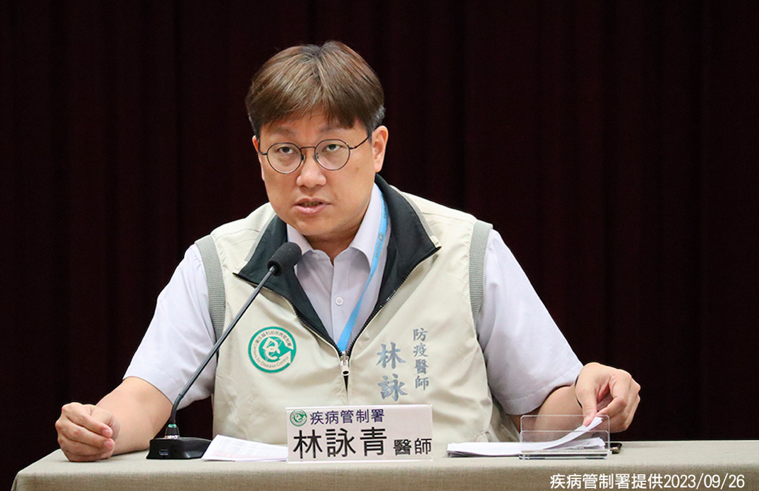 管署今(26)日公布國內自3/20新制實施後，近7日(9/19-9/25)每日平均新增33例COVID-19本土確定病例，平均每日新增5例死亡。 圖：疾管署提供