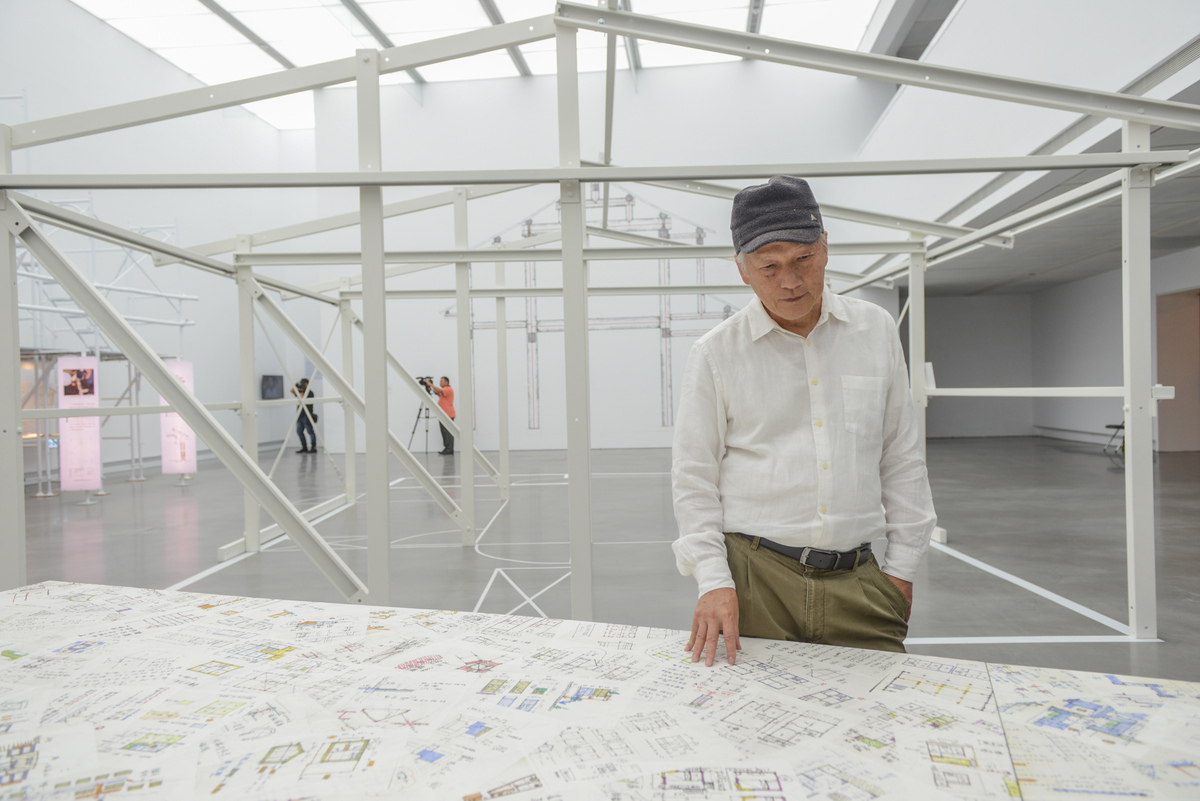 「沙發好讀會」首場由建築師謝英俊擔綱。 圖：高雄市立美術館提供