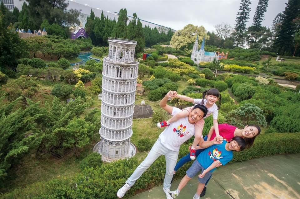 中秋連假觀光遊樂園鎖定親子客 國小以下學童憑證享優惠。 圖：交通部觀光署／提供