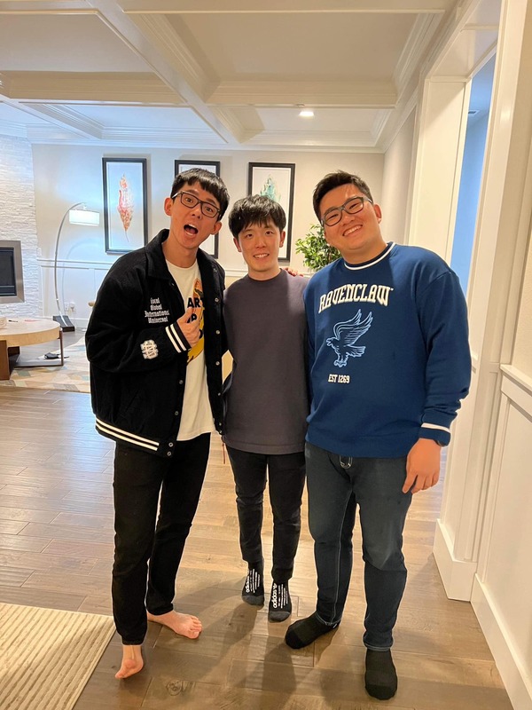 Joeman大學同學（中）的媽媽是吳淡如高中同學。 圖：翻攝自吳淡如IG
