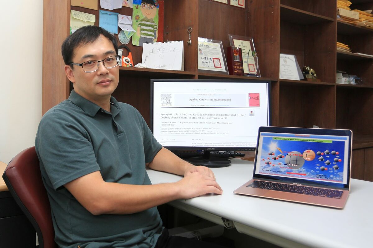 李炫錫將繼續尋求更佳優化的光觸媒系統。 圖：中山大學提供