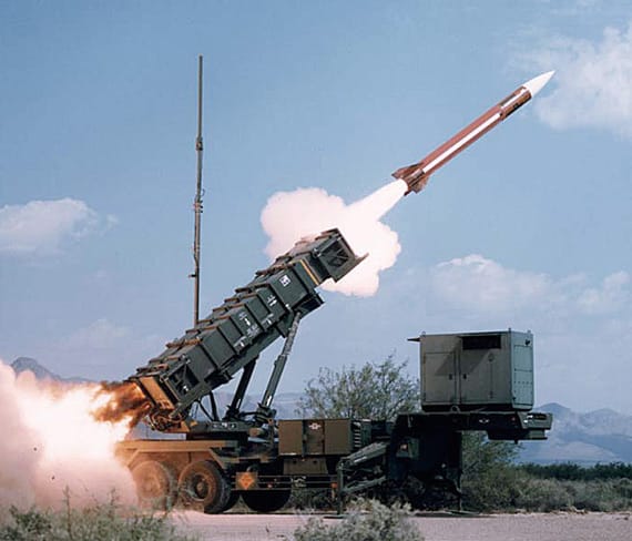 日本陸上自衛隊2008年試射愛國者 二型防空飛彈。 圖：翻攝陸媒/新浪軍事