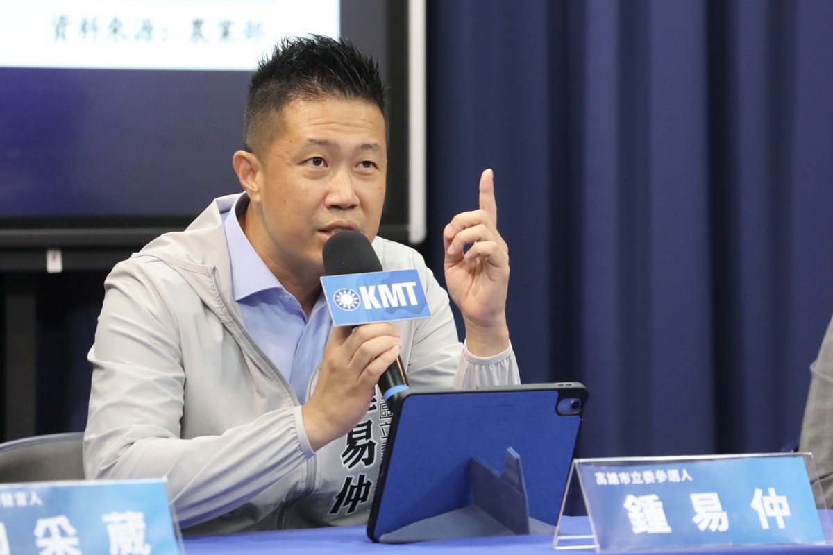 鍾易仲(見圖)指許智傑資產不只6000萬元。 圖：鍾易仲服務處/提供（資料照）